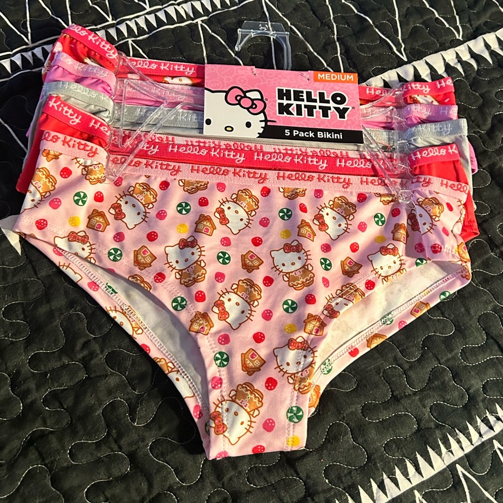 Christmas Hello Kitty Bikini Briefs - 5 Pack